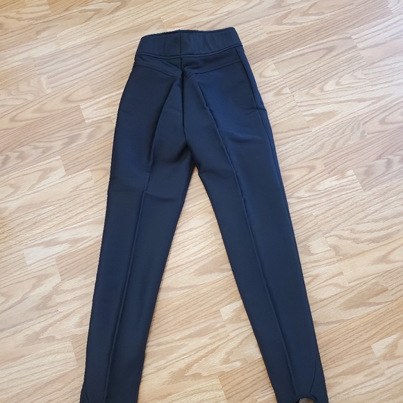 EUC Kaelin Ski Pants. - Picture 2 of 6